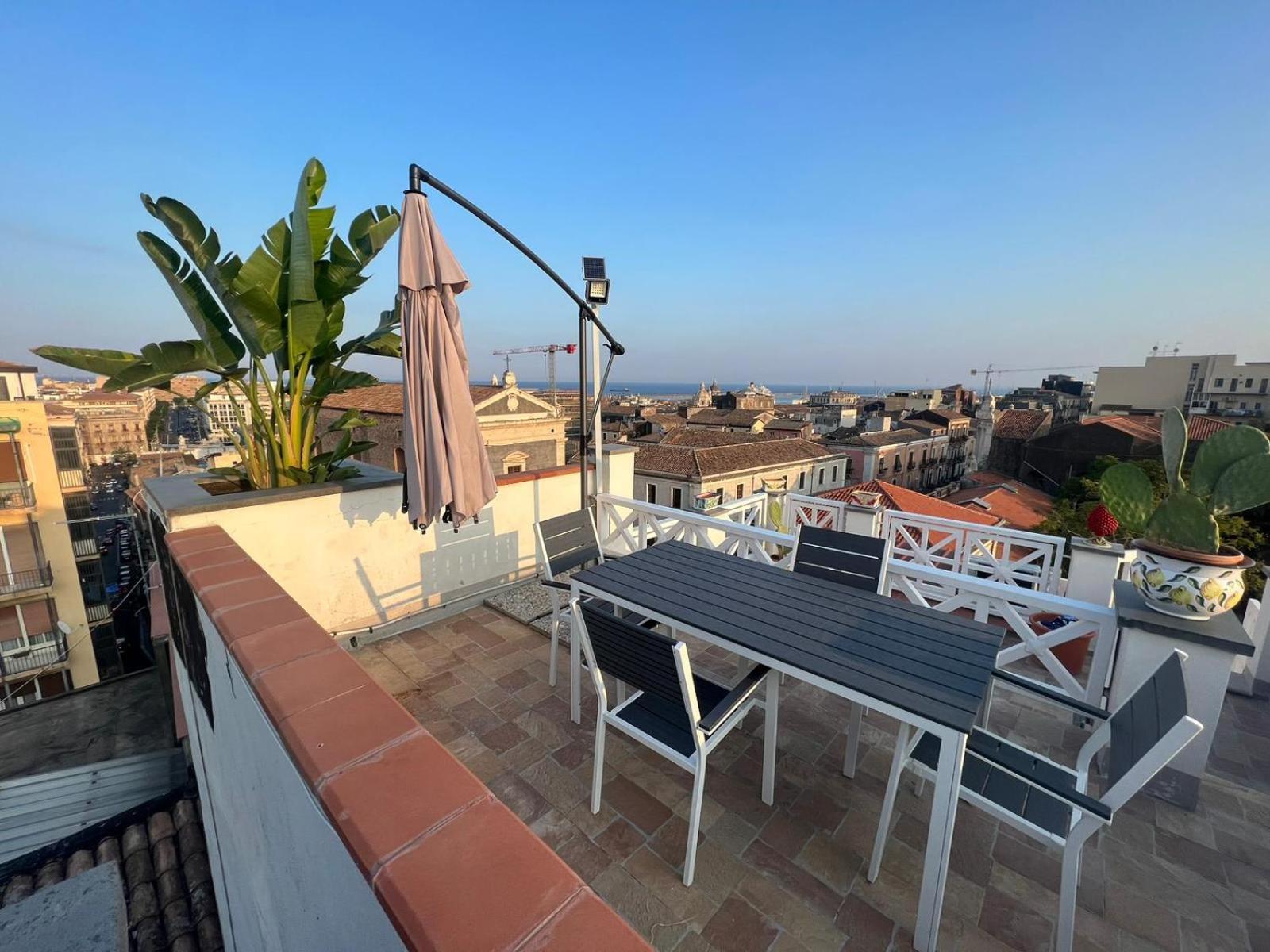 La Terrazza Sul Cielo Apartment Catania Bagian luar foto