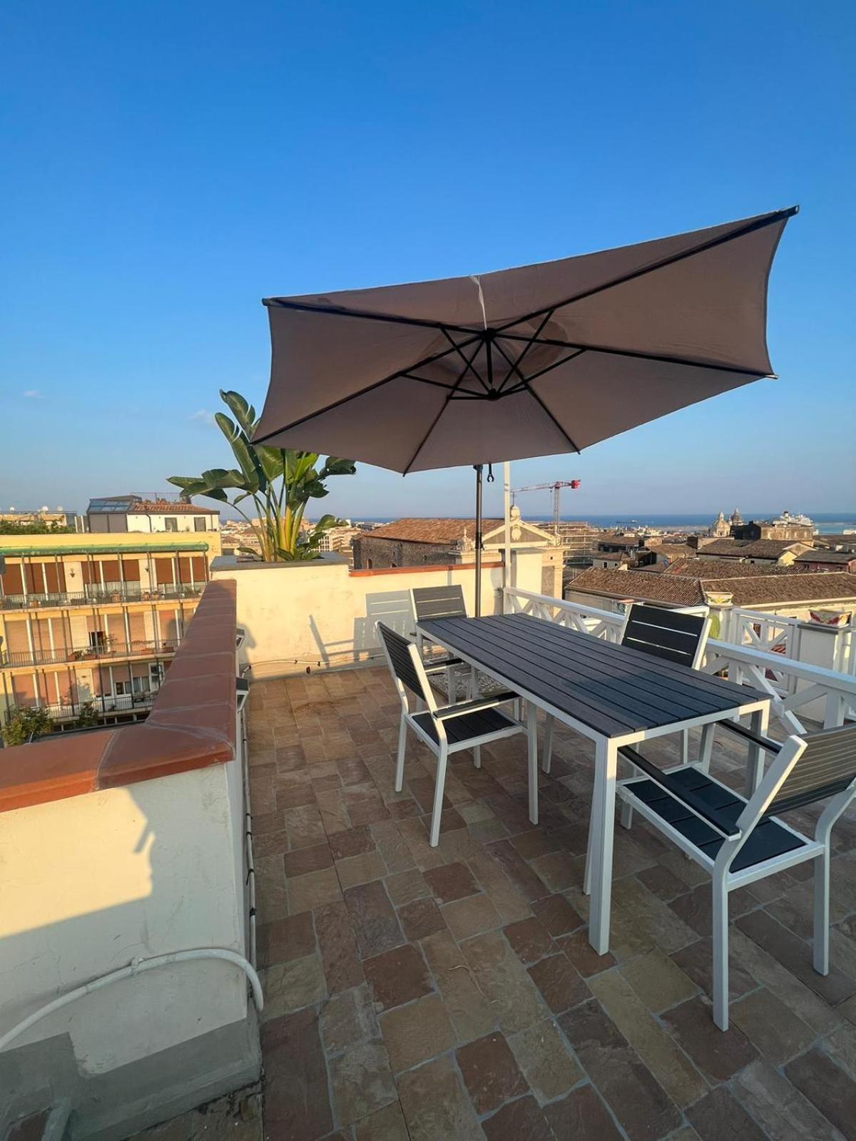 La Terrazza Sul Cielo Apartment Catania Bagian luar foto